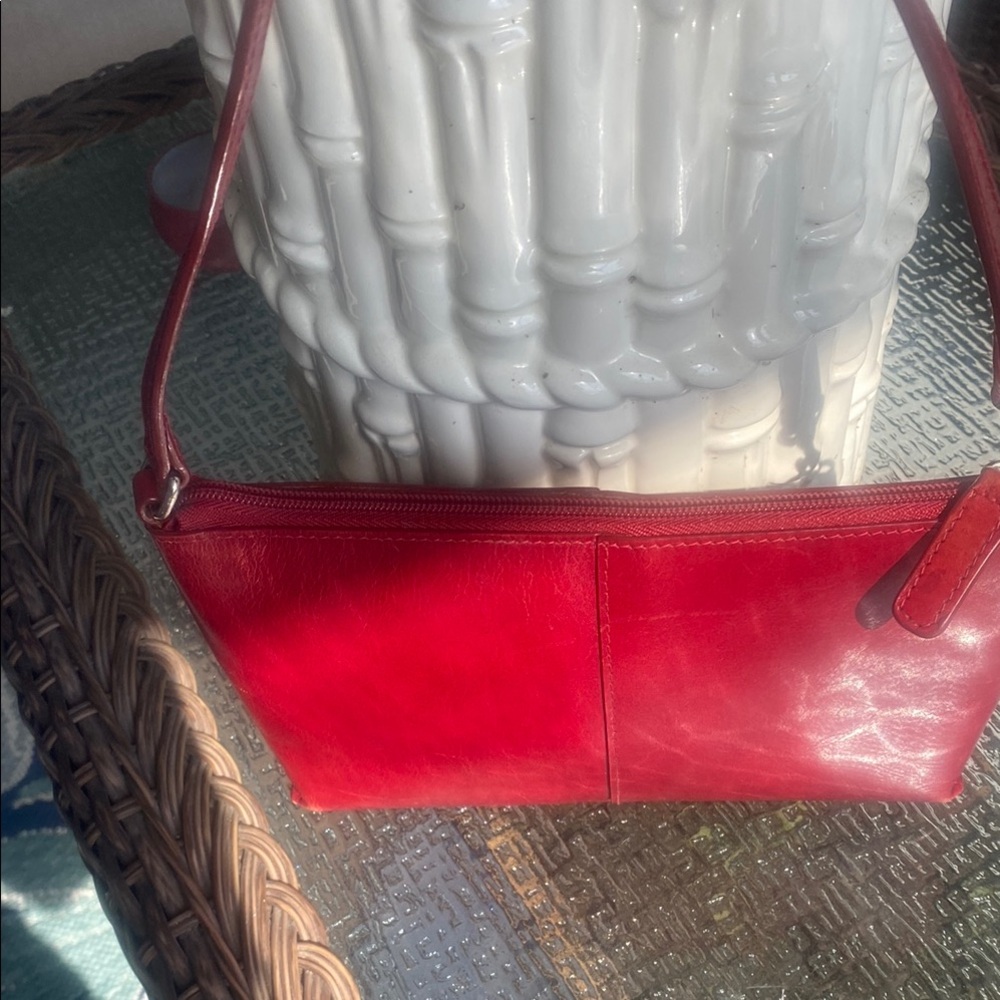Indeed Boutique Elegant Red Leather Shoulder Bag - Picture 7 of 9